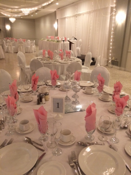 Pink wedding table